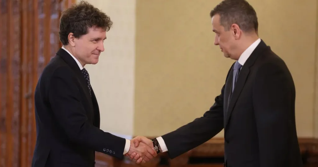 Nicușor Dan: Fără AUR la guvernare, ar afecta relațiile cu partenerii noștri Nicușor Dan: Fără AUR la guvernare, ar afecta relațiile cu partenerii noștri