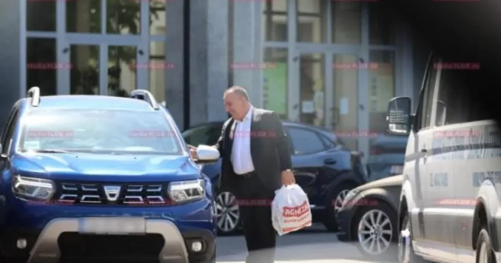 Oierii protestează în Piața Victoriei și refuză să plece din București Oierii protestează în Piața Victoriei și refuză să plece din București