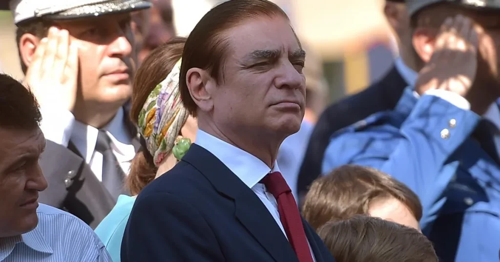 Prințul Paul cere Franței să blocheze extrădarea: „România mă persecută de 30 de ani” Prințul Paul cere Franței să blocheze extrădarea: „România mă persecută de 30 de ani”