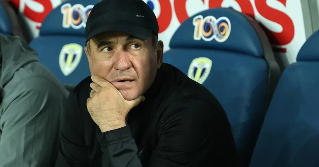 România, dezastru în prima repriză cu Bosnia. Oaspeții conduc cu 3-1 la pauză