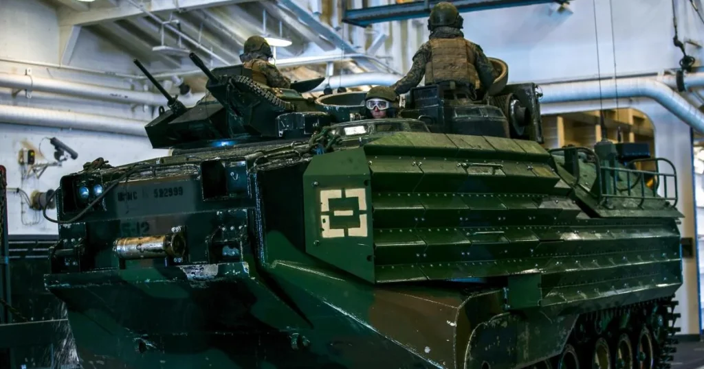 România primește vehicule amfibii AAV-P7 din SUA, cu lansatoare automate de grenade