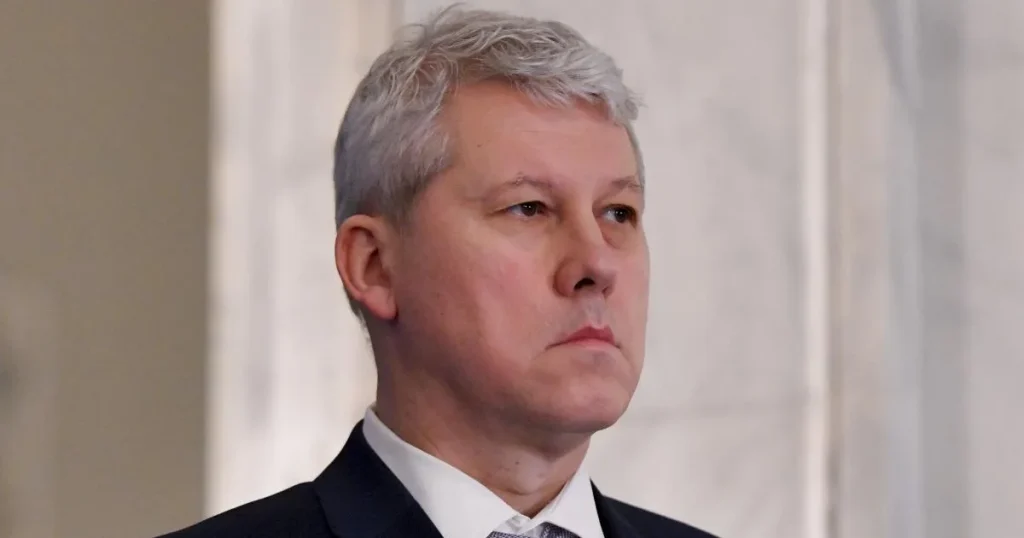 Cătălin Predoiu: Patru lideri pot trage de cârmă spre salv Cătălin Predoiu: Patru lideri pot trage de cârmă spre salv