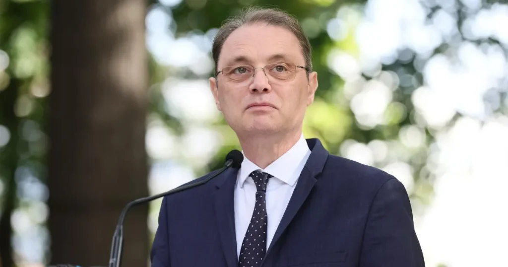 Ce variante de guvern are Luca Niculescu. Totul depinde de decizia PSD de miercuri Ce variante de guvern are Luca Niculescu. Totul depinde de decizia PSD de miercuri