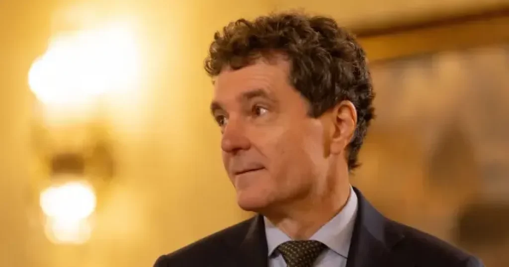 Consulul României la Lyon, rechemat de premier. Urmează să devină șeful Cancelariei