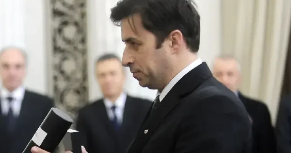 Crin Antonescu: PNL a criticat PSD, apoi i-a votat guvernul. „O poziție ridicolă”