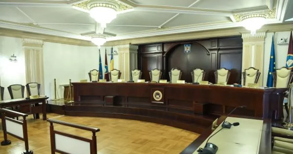 Lider USR Dâmbovița, reținut de DIICOT pentru utilaj militar trimis în Belarus Lider USR Dâmbovița, reținut de DIICOT pentru utilaj militar trimis în Belarus