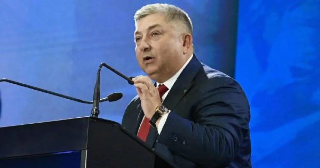 Luca Niculescu are o listă de tehnocrați depusă mâine. Crede că guvernul va trece Luca Niculescu are o listă de tehnocrați depusă mâine. Crede că guvernul va trece