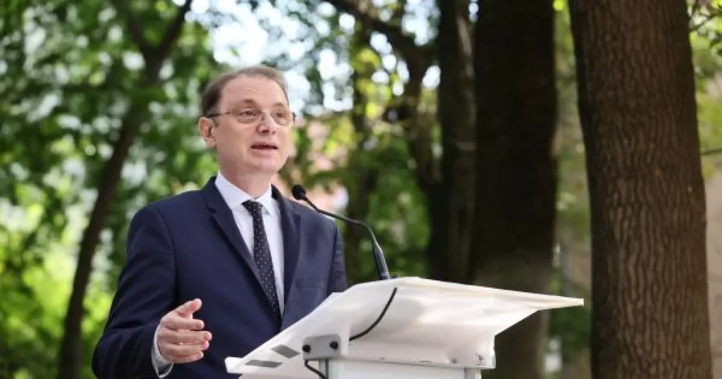 Pe cine ar păstra Luca Niculescu în guvernul său? Nazare e clar un ministru foarte bun Pe cine ar păstra Luca Niculescu în guvernul său? Nazare e clar un ministru foarte bun
