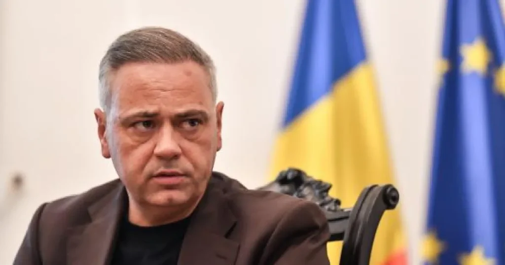 Radu Oprea arată fotografii din armată după scandal: „Nouă luni, la parașutiști”