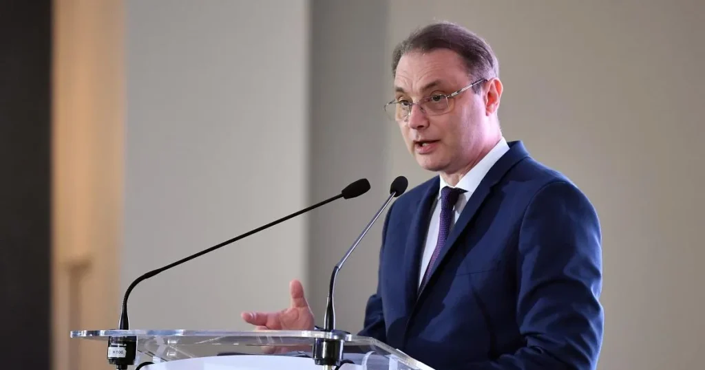Reacții la desemnarea lui Luca Niculescu: AUR nu, PSD condiții, UDMR vot, PNL așteaptă Reacții la desemnarea lui Luca Niculescu: AUR nu, PSD condiții, UDMR vot, PNL așteaptă