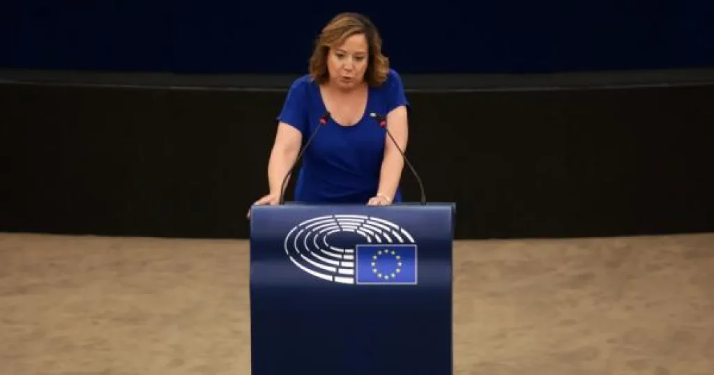 Tot mai puțini europeni se împrumută pentru locuințe, speriați de dobânzile mari